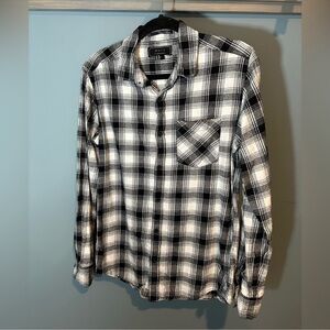 Forever 21 Men Fitted Flannel Button Up Shirt in Black/White Plaid